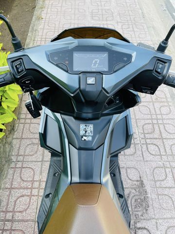 Chìa khoá thông minh với đầy đủ các chức năng thông minh, đảm bảo an toàn cho xe