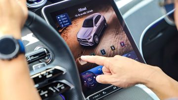 Mercedes-Benz GLC 2023 nâng cấp chế độ lái Off-road