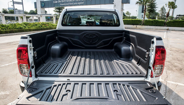 Thùng xe Toyota Hilux 2021