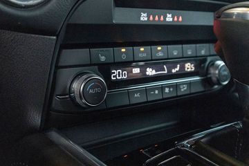 Mazda CX-8 2023 cũng là mẫu xe duy nhất trong phân khúc trang bị hệ thống điều hoà tự động 3 vùng độc lập