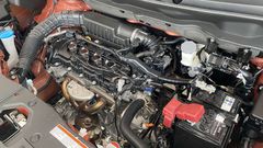 Khoang động cơ của Suzuki XL7