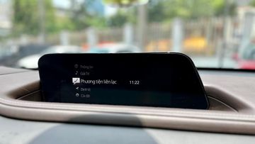 Mazda CX-30 2024 được trang bị tiêu chuẩn màn hình cảm ứng trung tâm 8.8 inch