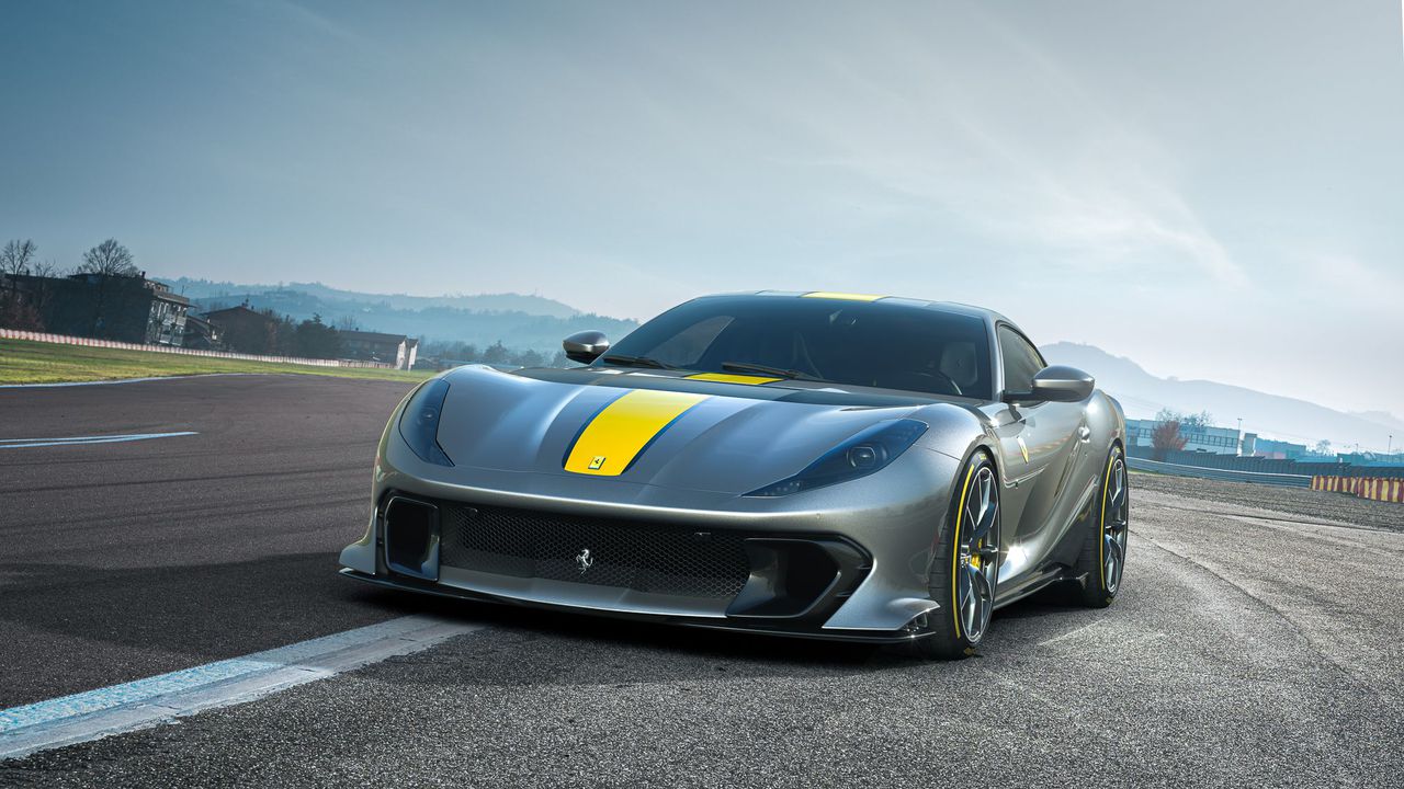 Ferrari Sắp Ra Mắt Siêu Xe Với Động Cơ V12