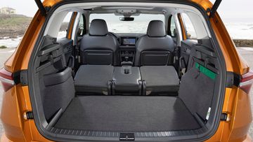 Dung tích khoang hành lý Skoda Karoq 2024 có thể mở rộng đến 1.605 lít khi gập hàng ghế thứ hai