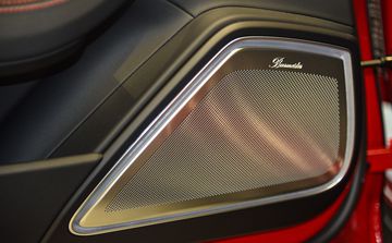 Âm thanh Burmester cao cấp trên Porsche Panamera Turbo S 2024