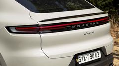 Cụm đèn hậu cũng đem lại nét tươi mới với thiết kế LED 3D nổi khối