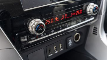 Mitsubishi Pajero Sport 2023 được trang bị hệ thống điều hoà tự động 2 vùng độc lập