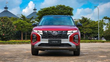 Đầu xe Hyundai Creta 2024 được áp dụng triết lý thiết kế “Sensuous Sportiness” trứ danh của hãng, đem đến cái nhìn trẻ trung, thu hút và không kém phần thể thao