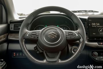 Đáng chú ý nhất là hệ thống ga tự động Cruise Control đã được trang bị.