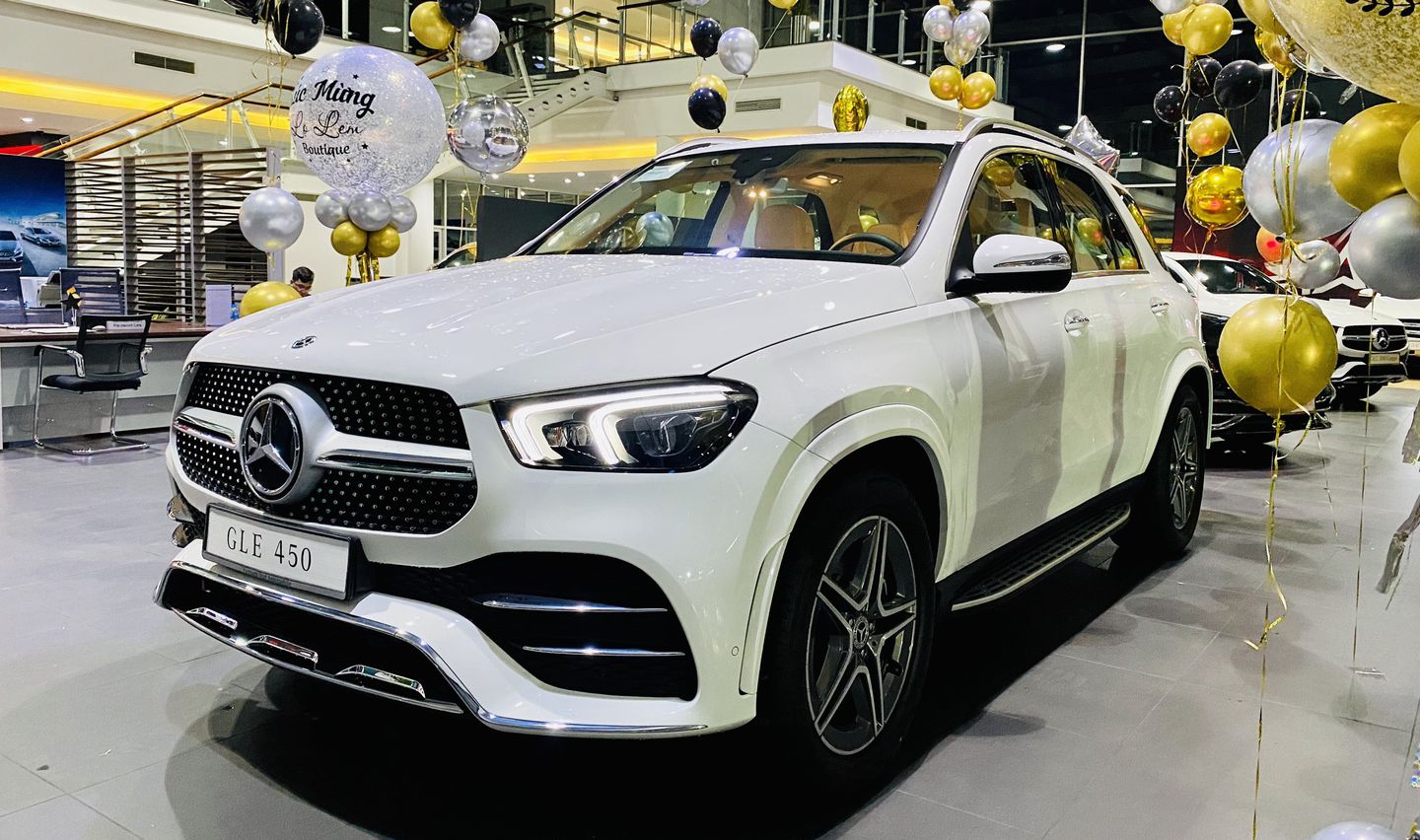 Mercedes GLE 450 4Matic 2025 Giá lăn bánh và KM T1/2025