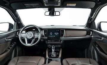 Mazda BT-50 2024 sở hữu hệ thống giải trí - tiện nghi khá hiện đại 