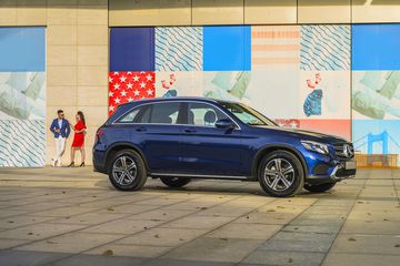 Thân xe mang những đường nét vừa năng động, thể thao, vừa nhẹ nhàng, uyển chuyển