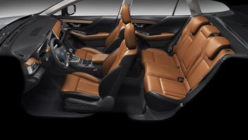  Toàn bộ hệ thống ghế ngồi đều được sử dụng chất liệu da Nappa