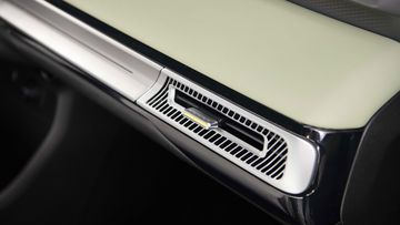 Cửa gió điều hòa AION Y Plus 2025 cũng có thiết kế hiện đại, liền mạch với tổng thể