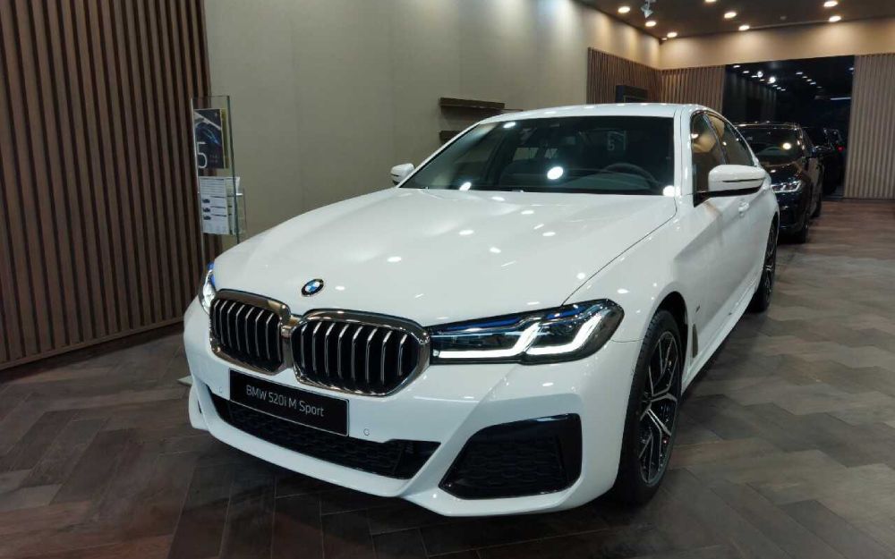 BMW 520i 2024 Giá lăn bánh và khuyến mãi T09/2024