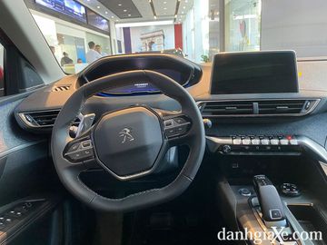 Danh gia so bo xe Peugeot 5008 2020