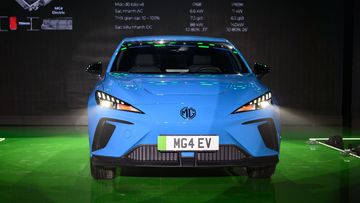 Đầu xe MG4 EV 2024 lôi cuốn với các chi tiết vuốt nhọn và sắc cạnh