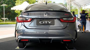 Đuôi xe Honda City 2023 phiên bản RS có ốp cản mới hầm hố hơn