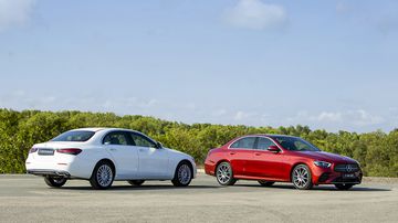 Ở thế hệ facelift, thiết kế của Mercedes E-Class 2023 được chia thành hai phong cách độc lập.