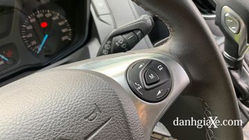 Danh gia so bo xe Ford Tourneo 2019