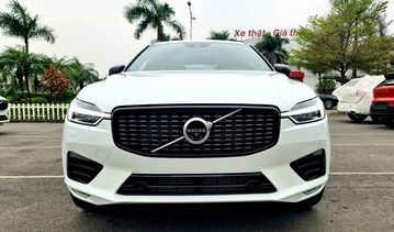 Viền lưới tản nhiệt màu đen bóng trên bản R-Design