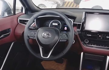 Vô lăng với thiết kế quen thuộc trên Corolla Cross