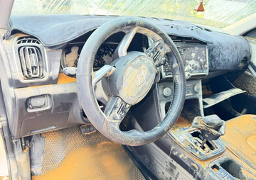 Ô tô ngập đến vô-lăng - Thiệt hại nặng