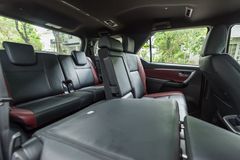 Hàng ghế thứ hai có thể gập phẳng, trượt tiến lùi