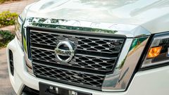 Lưới tản nhiệt V-Motion được nâng cấp trên Nissan Navara 2021