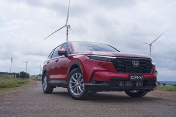 Đèn chiếu sáng trên các phiên bản của Honda CR-V 2024 có các tính năng điều chỉnh góc chiếu, tự động bật/tắt theo cảm biến và theo thời gian.