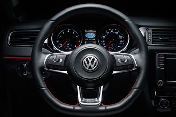Vô-lăng trên mẫu xe Jetta 2018 phân phối tại Việt Nam