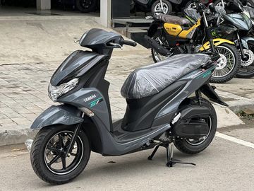 Yamaha FreeGo S 2024 tiếp tục duy trì vẻ ngoài rắn chắc, mạnh mẽ