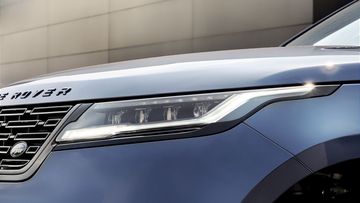 Đèn pha Range Rover Velar 2025 hiện đại với công nghệ Pixel LED thông minh