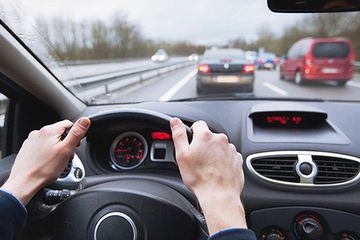 Phần lớn hiện tượng ô tô mất lái đều xảy ra một cách đột ngột, bất ngờ