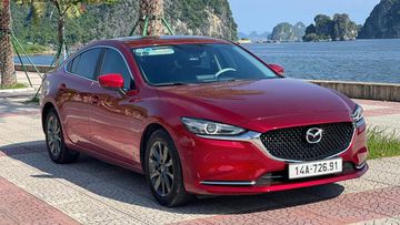 Mazda 6 lược bỏ gần như mọi chi tiết trang trí phức tạp để đạt được sự tinh giản nhất
