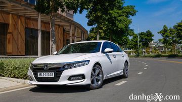 So sánh nhanh Honda Accord 2020 và Toyota Camry 2020 5 danhgiaxe.com honda accord 2020 27 165105 152942