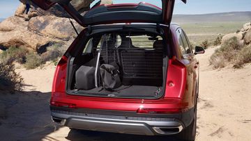 Khoang hành lý của Audi Q7 45 2023 có dung tích tiêu chuẩn 865L