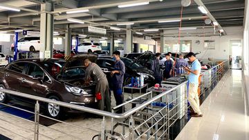 Đội ngũ kỹ thuật c&oacute; tay nghề cao