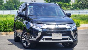 Mitsubishi Outlander là mẫu SUV 7 chỗ cỡ C được giới mộ điệu đánh giá cao trong phân khúc