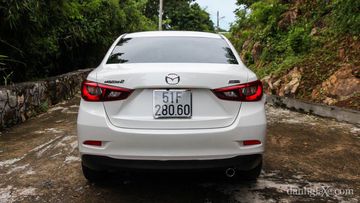 Phiên bản sedan Mazda 2 2015 với cụm đèn hậu bắt mắt