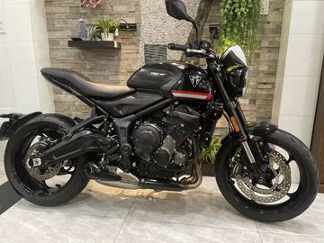 Triumph Trident 660 2023 màu đen ngọc trai 