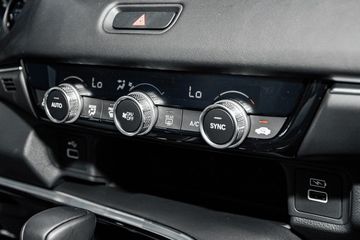 Honda HR-V 2023 sử dụng hệ thống điều hòa tự động 