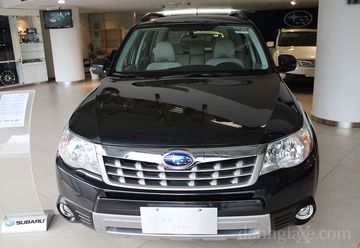 Thiết kế ngoại thất của Forester 2012 với những đường nét gọn gàng
