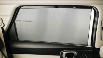 Rèm che nắng cửa sổ sau chỉnh tay trên Kia Sorento 2024