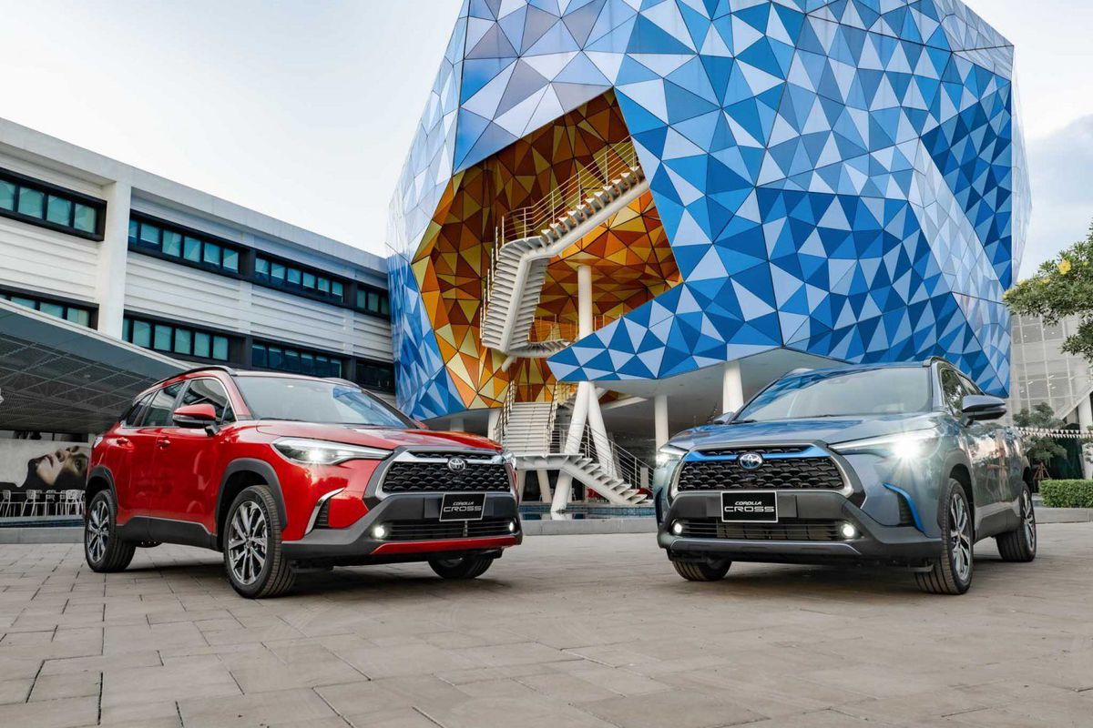 Đánh giá Toyota Cross 2022: giá, khuyến mãi, nội ngoại thất