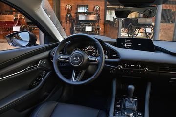 Tầm quan sát là yếu tố được đánh giá cao trên Mazda 3