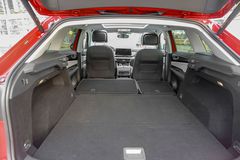 Cốp hành lý tiêu chuẩn của Volkswagen Teramont X 2025 có sức chứa 540 lít và có thể mở rộng lên 1.729 lít