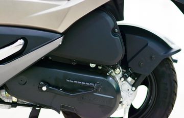 Trái tim của Suzuki Burgman 2023 nằm ở khối động cơ dung tích 124,3 phân khối, 4 thì, 2 van, SOHC, làm mát bằng không khí