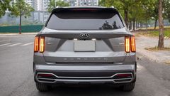 Cụm đèn hậu đặt dọc là điểm nhận diện thương hiệu trên KIA Sorento 2023