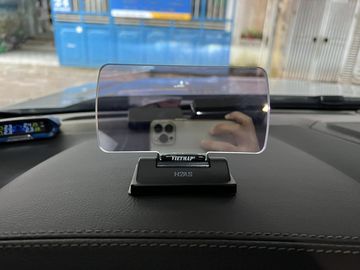 Vietmap H2AS sở hữu thiết kế màn hình rời độc đáo